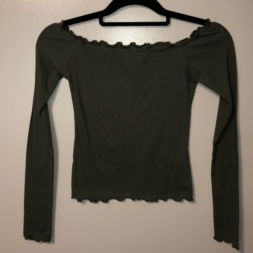 Off the shoulder long sleeve fitted shirt ☺︎︎